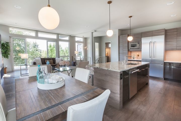 Transitional kitchen photo in Seattle