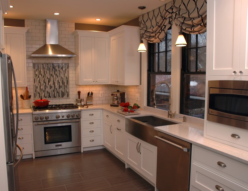 Kitchen - transitional kitchen idea in Cincinnati