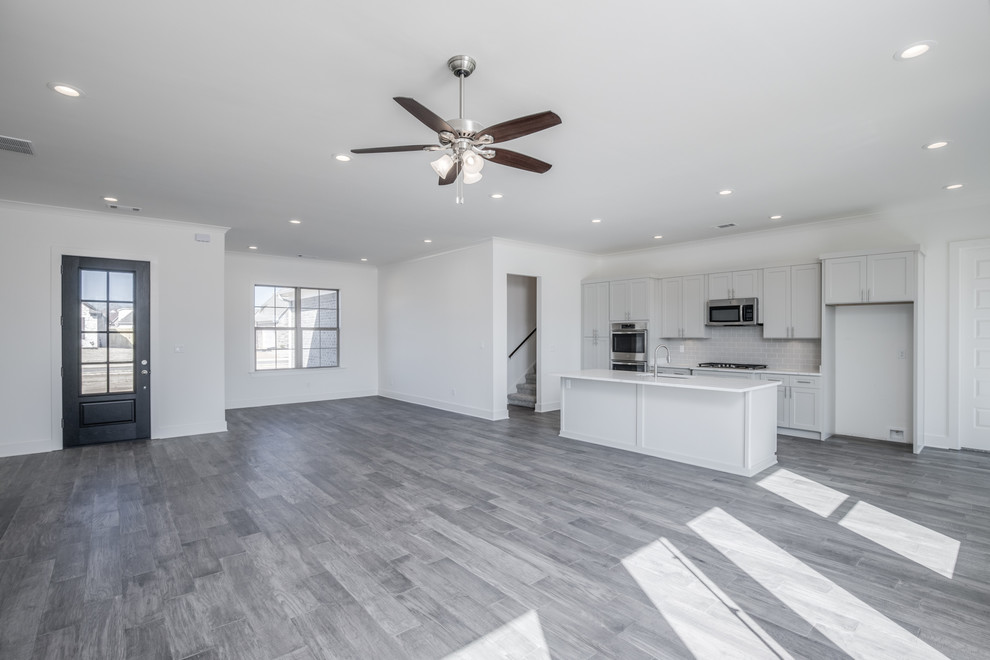 Home design - transitional home design idea