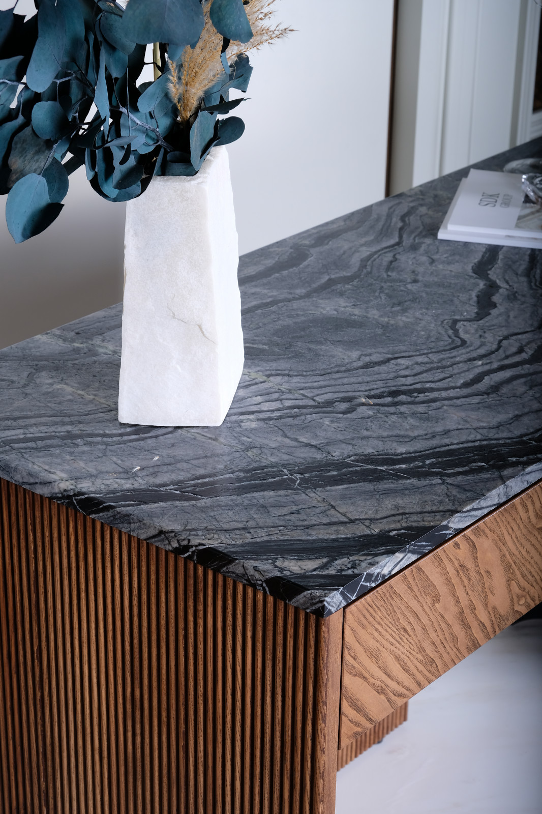 Стол для макияжа Briotti