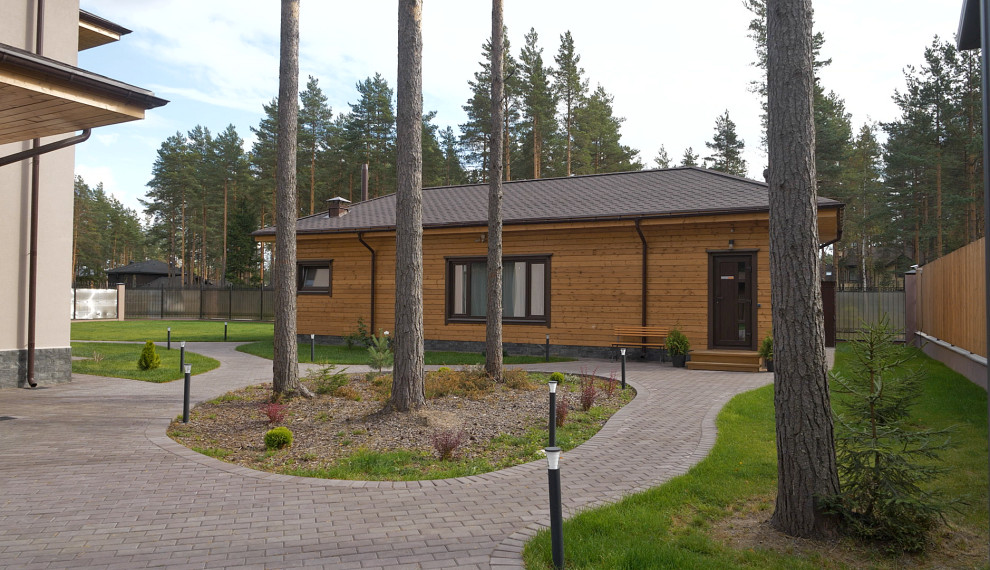 Дом из кирпича в "Охтинском парке"