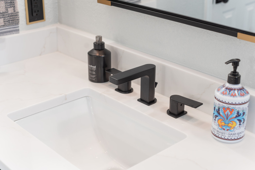 Black Locust | Master Bathroom