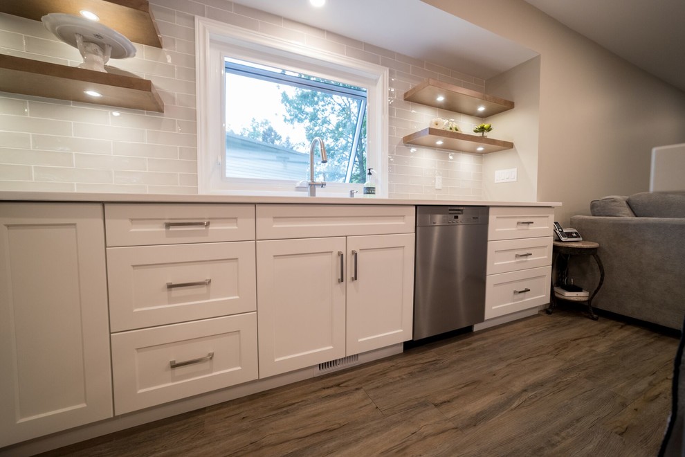 Inspiration for a transitional kitchen remodel in Toronto