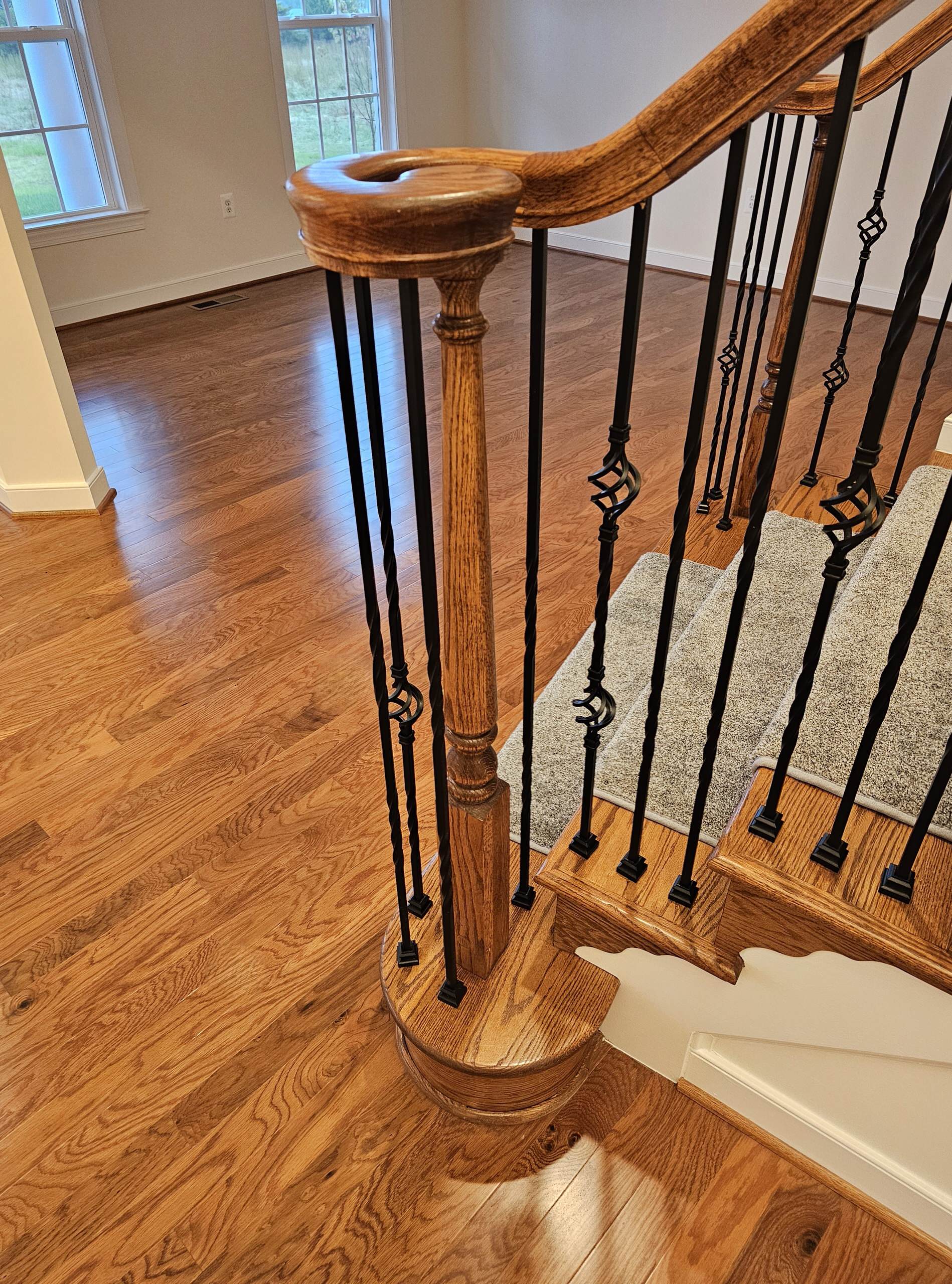 128_Grand Entryway Elliptical Staircase, Nokesville, VA 20181