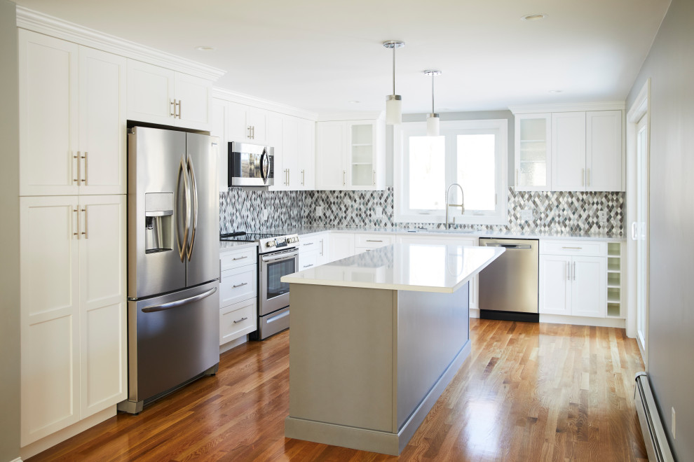 Inspiration for a timeless kitchen remodel in Boston