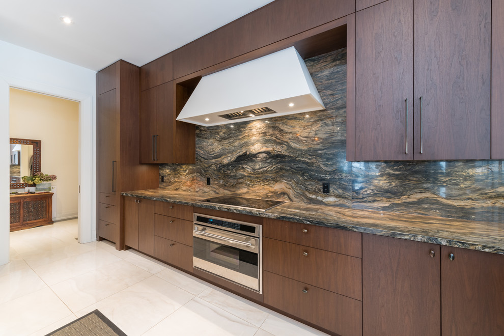 Transitional kitchen photo in Toronto