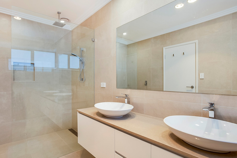 Inspiration for a contemporary bathroom in Sydney.