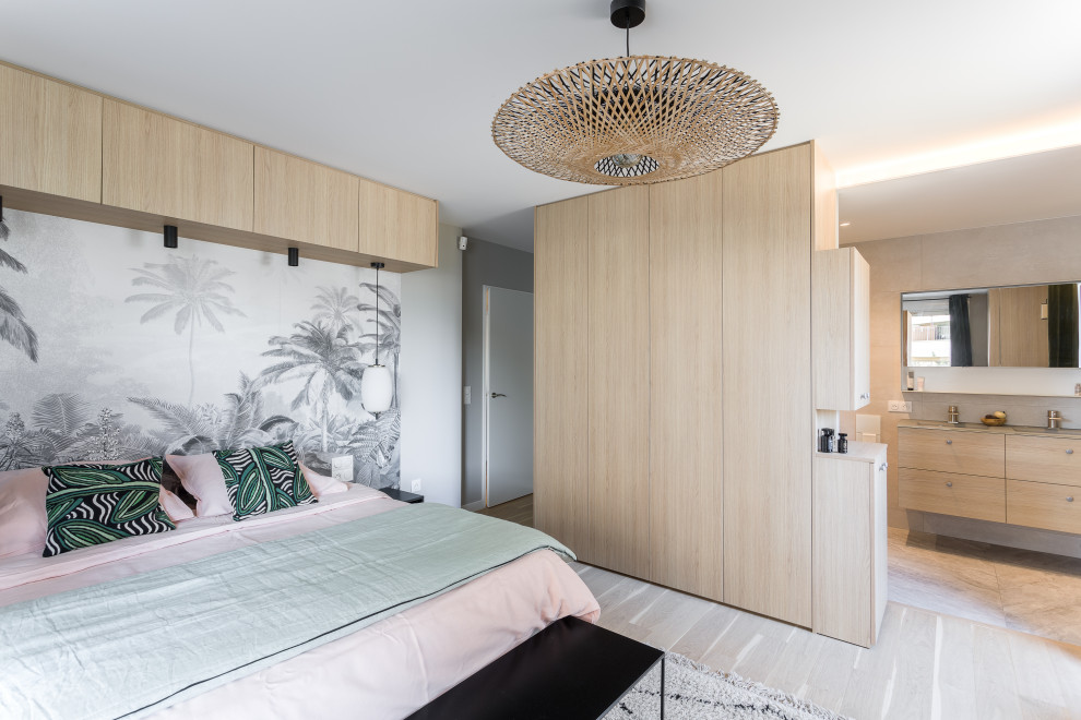 Идея дизайна: большая хозяйская спальня в стиле модернизм