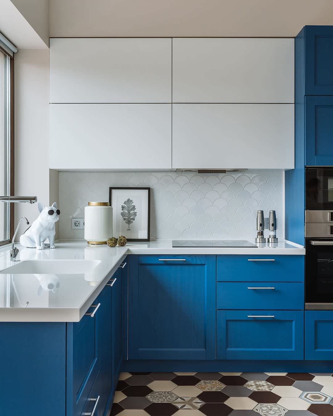 Кухня цвета ультрамарин