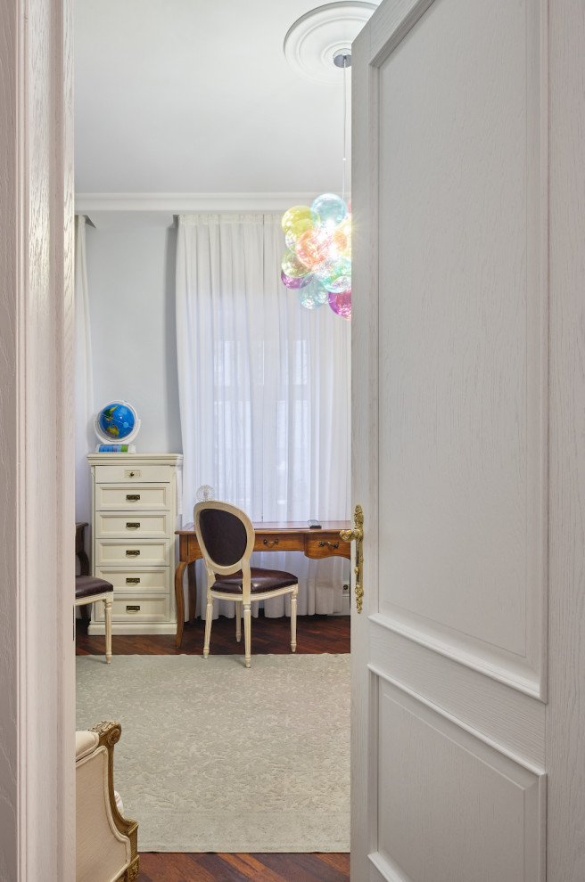 Классический интерьер с Орлеаном в отделке дуб