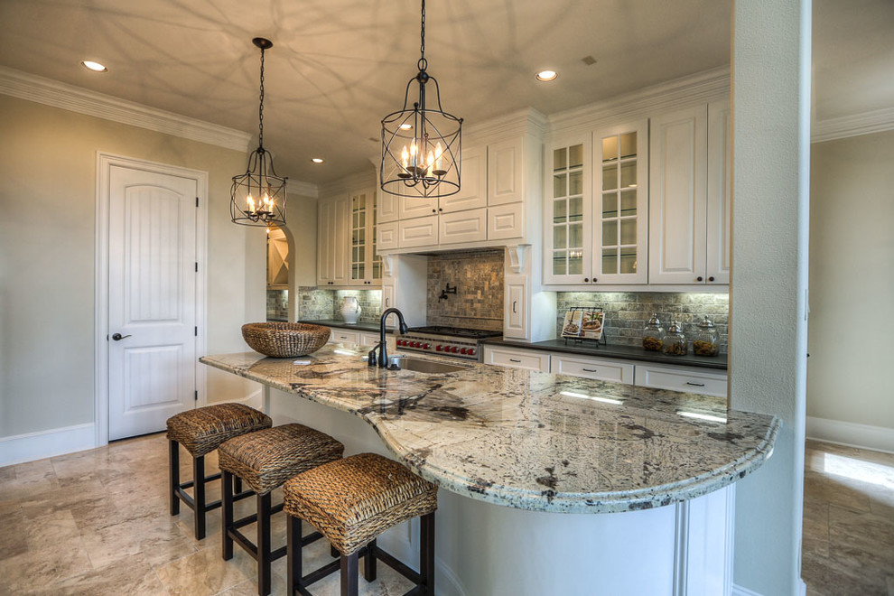 Kitchen - transitional kitchen idea in Houston