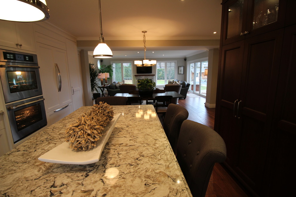 Example of a transitional kitchen design in Toronto