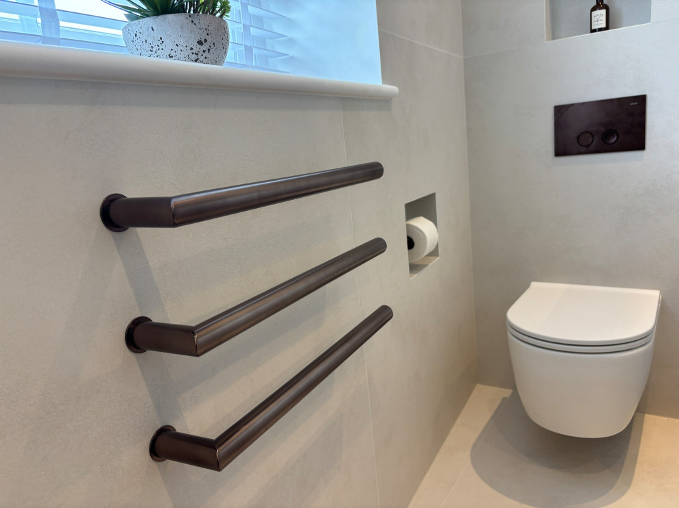 Family bathroom, SW3