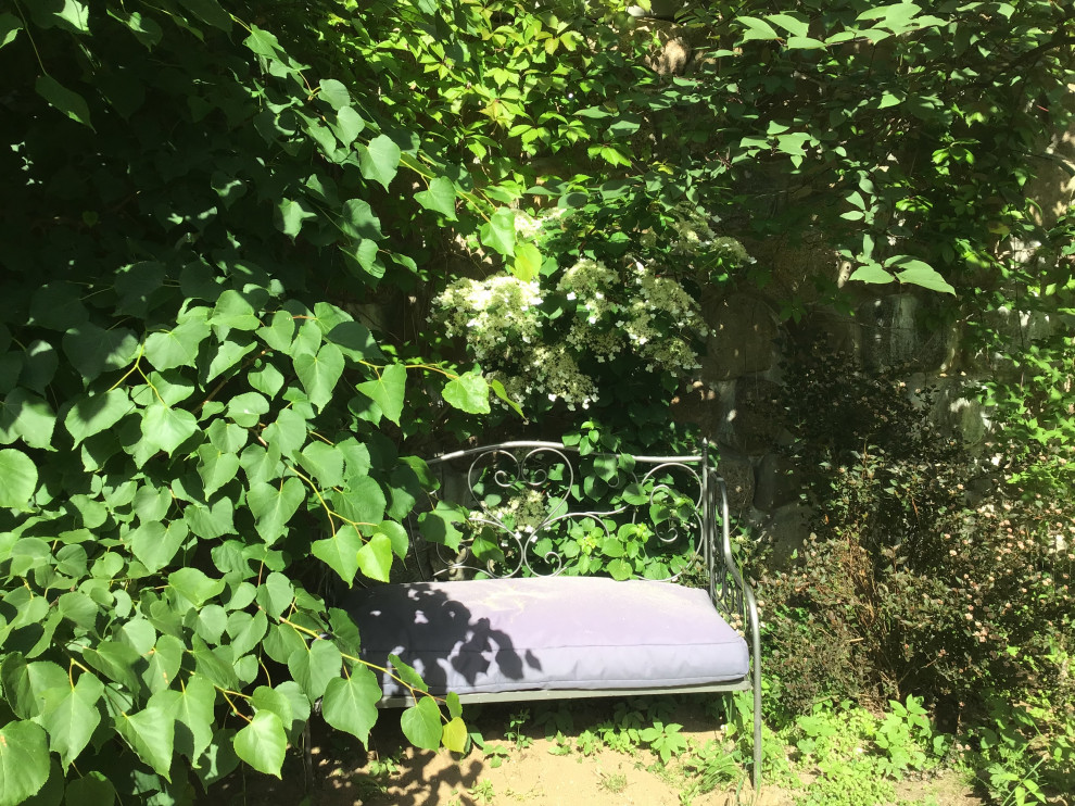 Приватный уголок сада