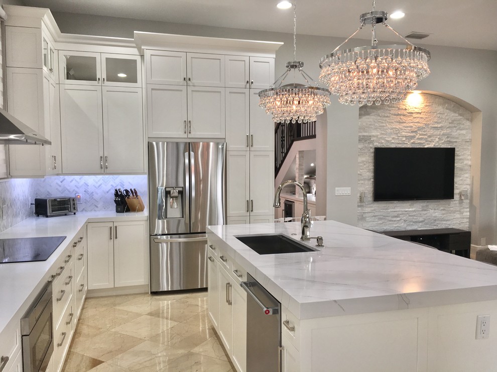 Transitional kitchen photo in Miami