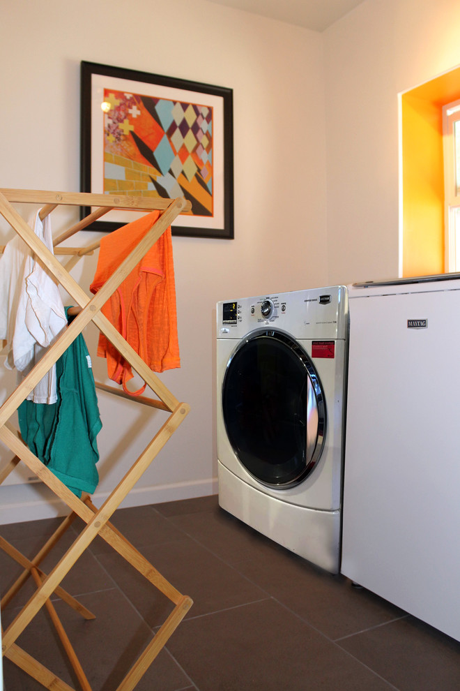 Inspiration for a modern laundry room in Phoenix.
