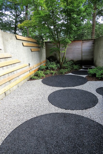 Inspiration for a contemporary home design remodel