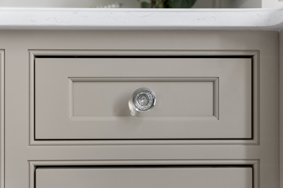 Kenmare Drive, Burr Ridge Traditional Bathroom Chicago by Tate