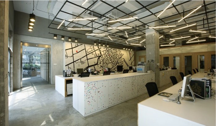 Карты в интерьере