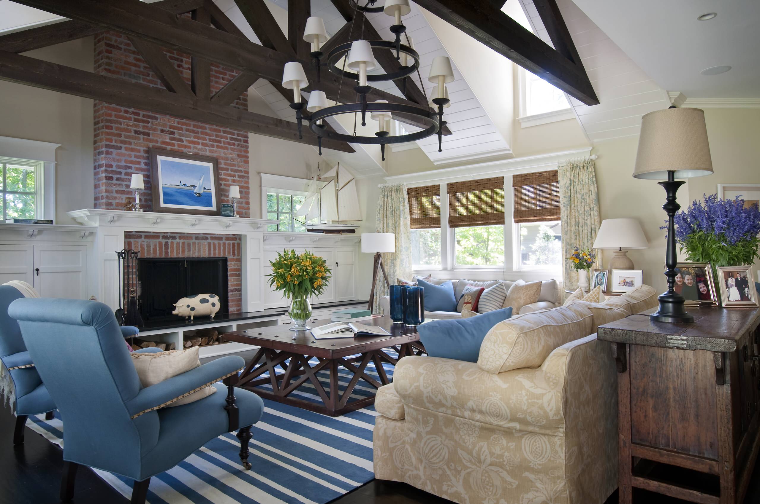 What Goes With a Redbrick Fireplace?, image size:2560x1700