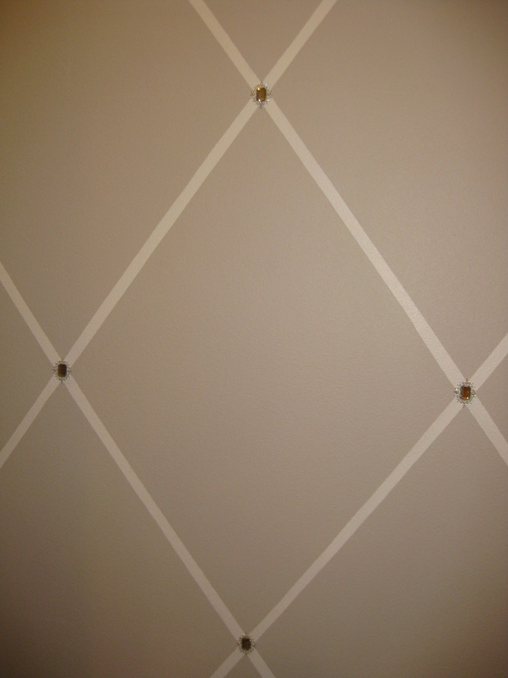 Example of a transitional home design design in Dallas
