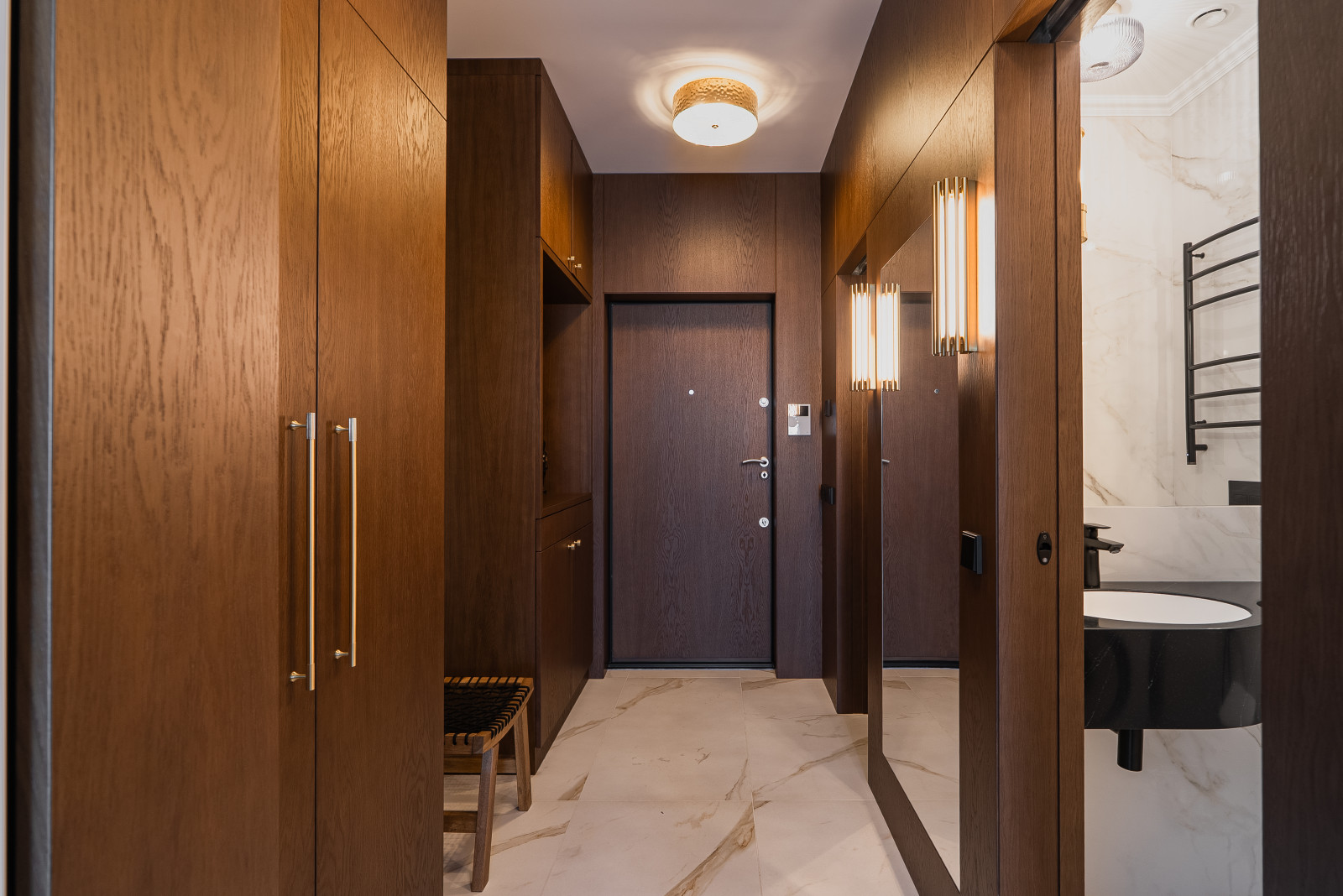 с видом на реку