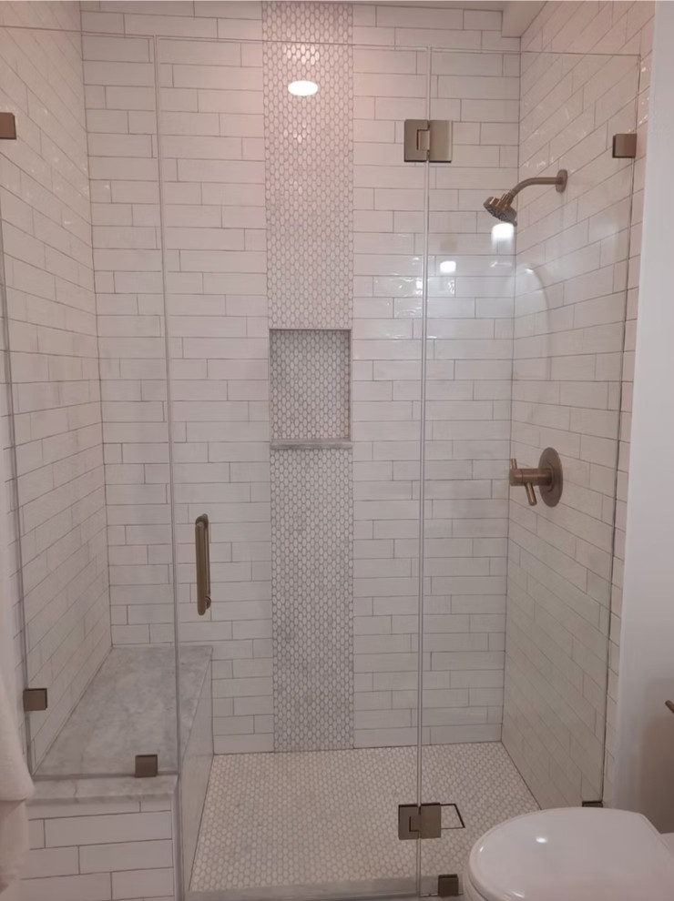 Transitional bathroom photo in Chicago