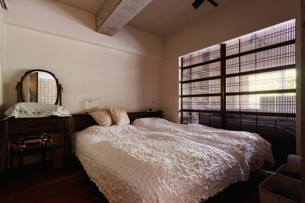 東京23区にあるミッドセンチュリースタイルのおしゃれな寝室