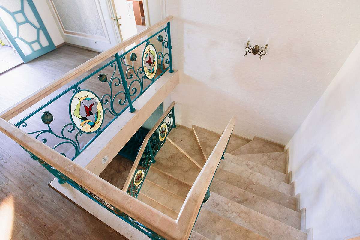 Реализация:Классика с нотками востока в бирюзе