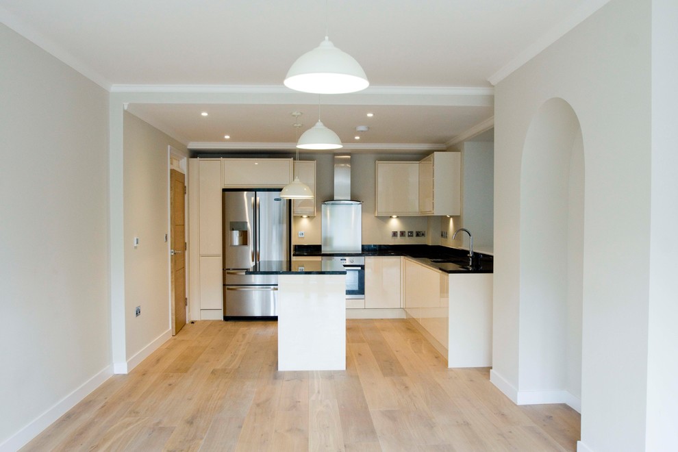 Photo of a contemporary kitchen in Surrey.