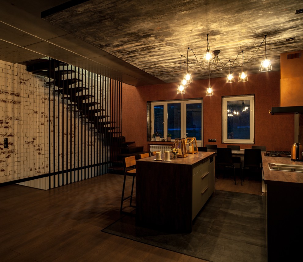 Дом с четырьмя лестницами