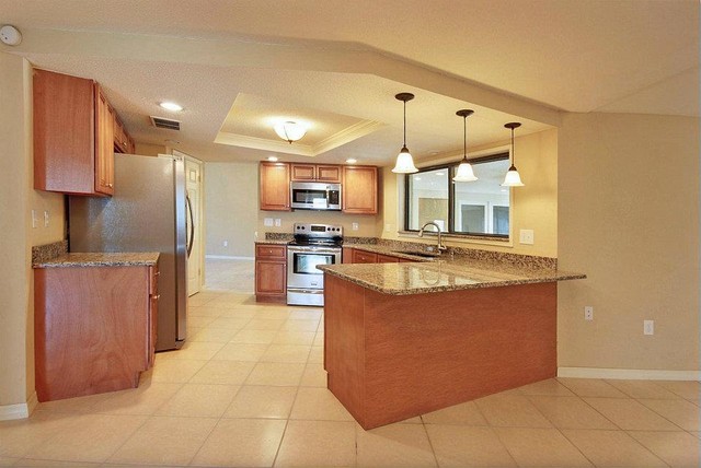 Marquis Cinnamon Kitchen Cabinets Traditional Kitchen