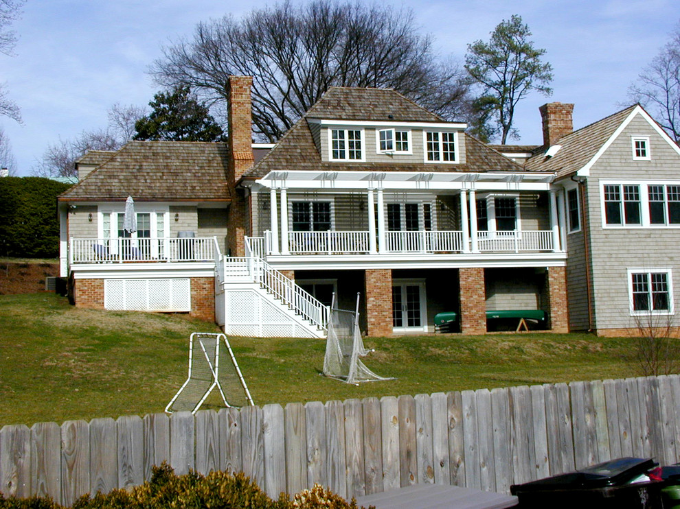 Example of a classic deck design in Richmond
