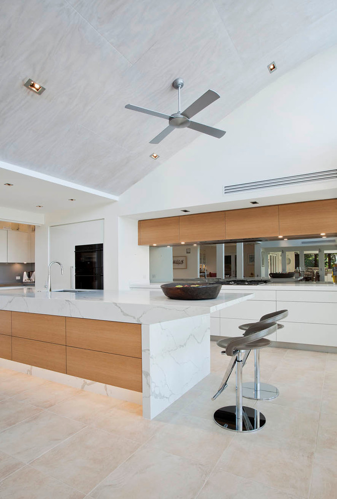 Stickybeak of the Week Light Filled Luxury Kitchen by the Beach