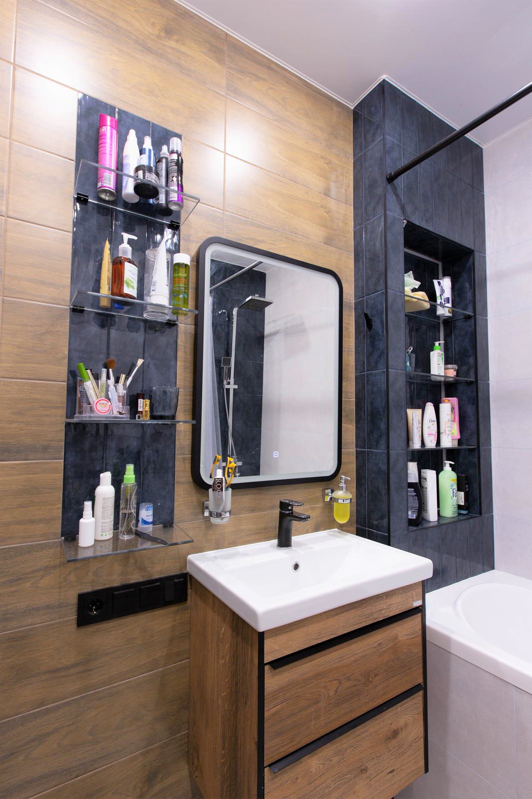 Дизайн - проект однокомнатной квартиры для молодой пары. Фотографии реализации.