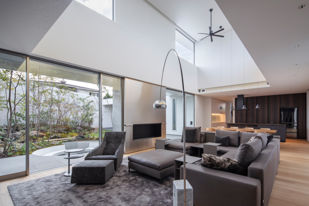 This is an example of a contemporary living room in Osaka.