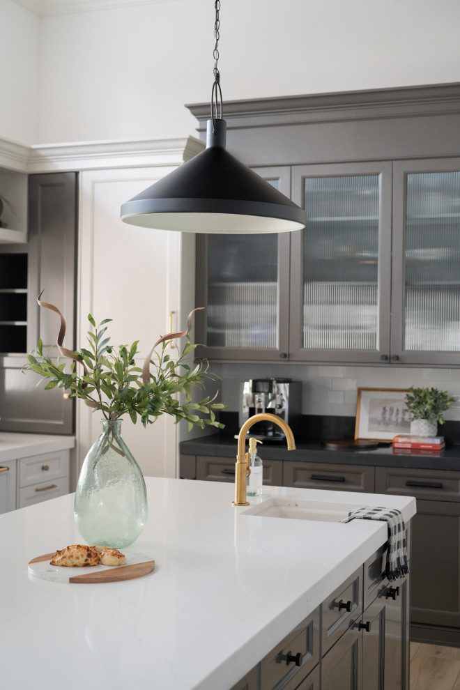 Transitional kitchen photo in Miami