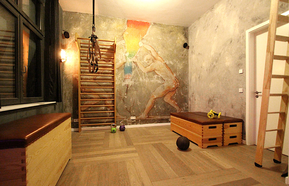 Traditional home gym in Hamburg.