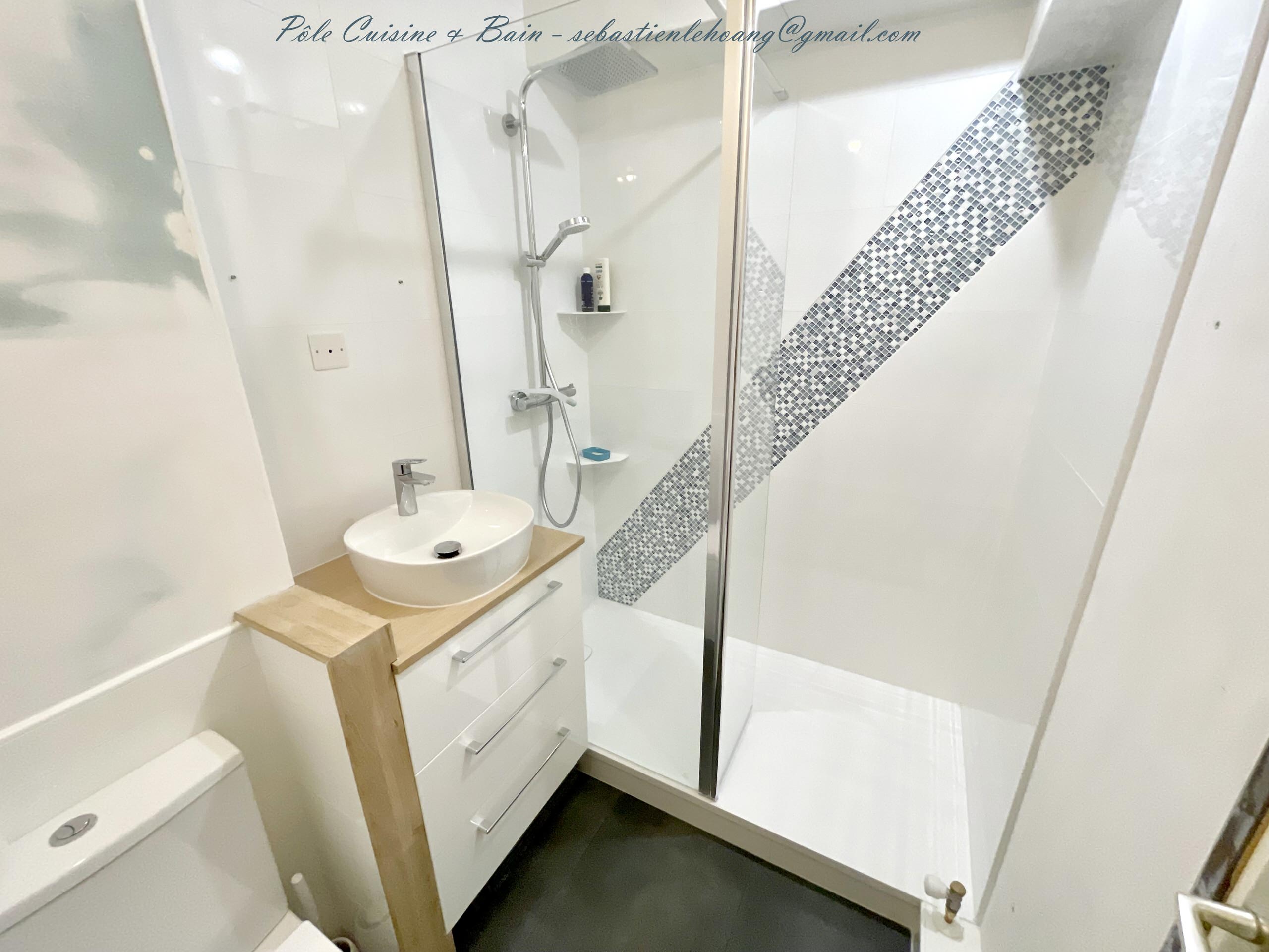 SALLE D'EAU & WC REUNIS
