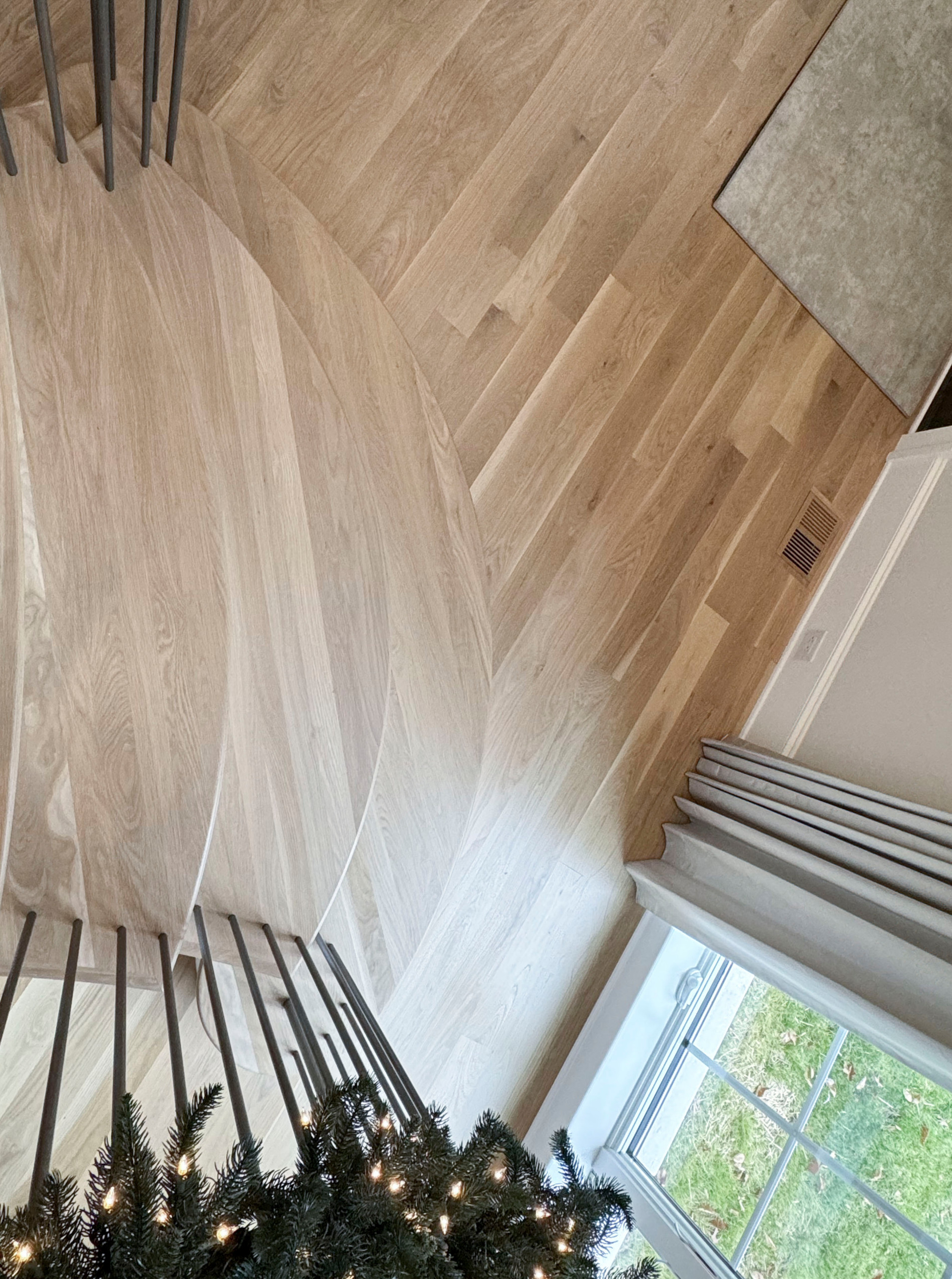 116_Elegant & Eye-catching Curved Staircase, Leesburg VA 20175