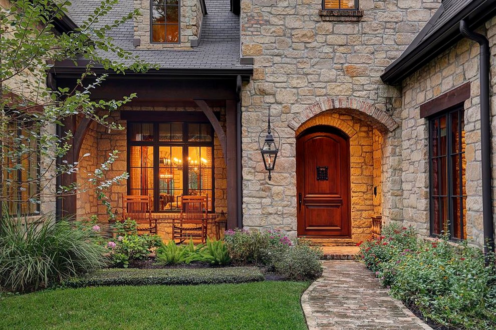 Photo of a large entryway in Houston.