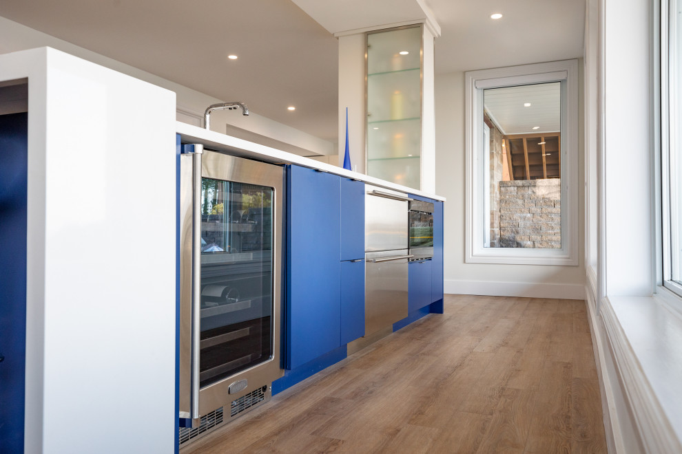 Modern bar on the Big Rideau