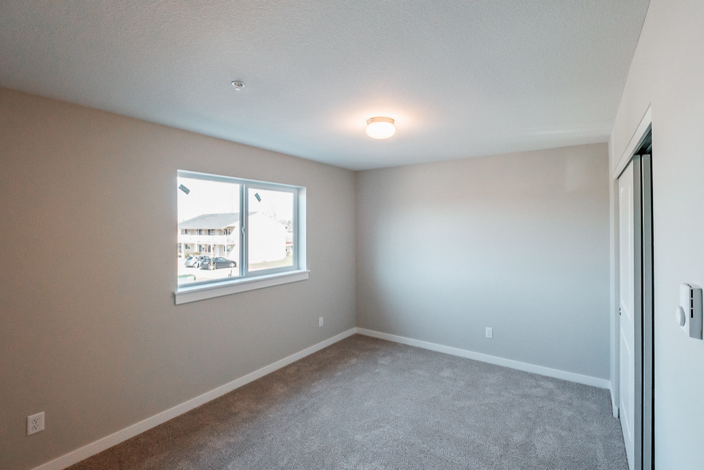 Plymouth Hills Apartments