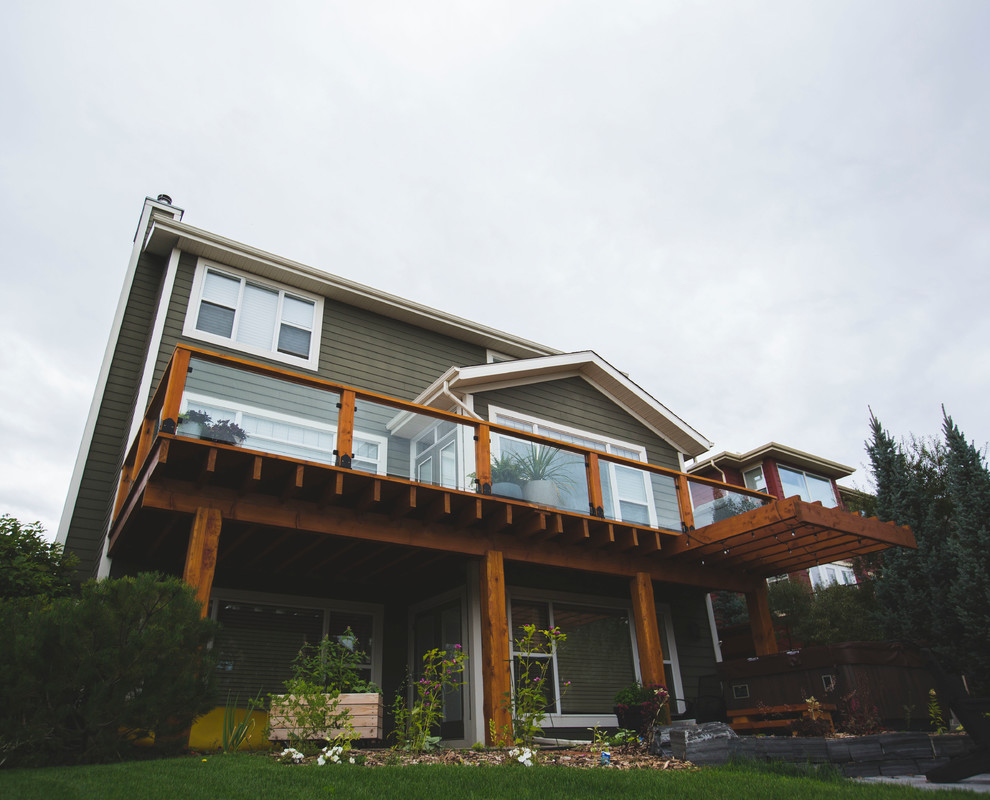 Design ideas for a rustic landscaping in Calgary.