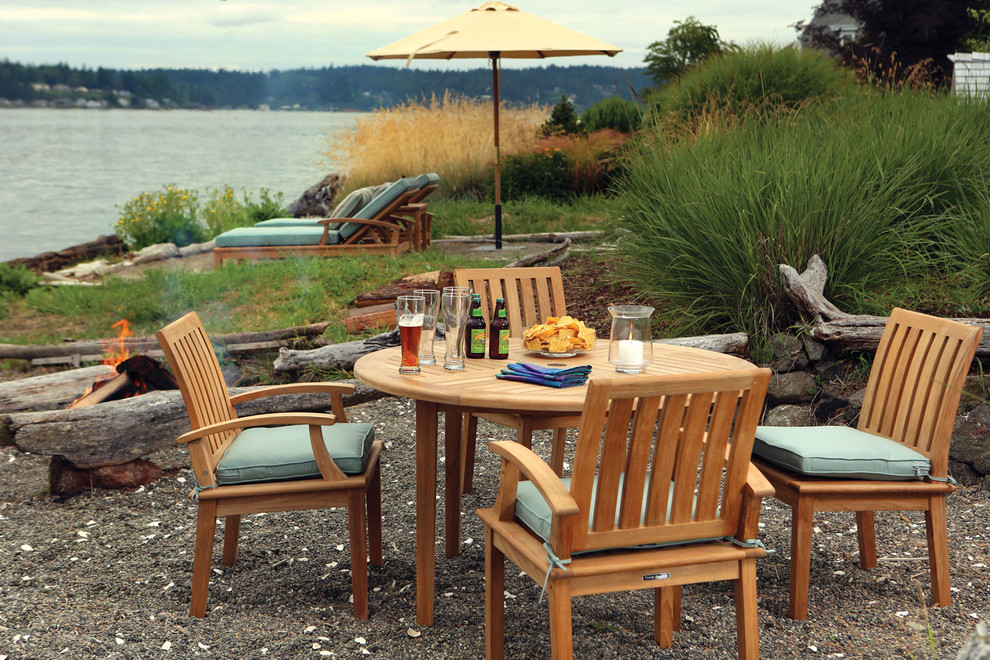 Inspiration for a midcentury patio in Seattle.