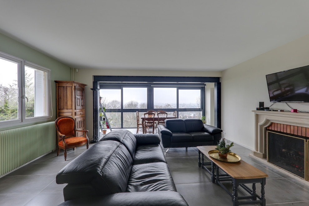 Design ideas for a living room in Paris.