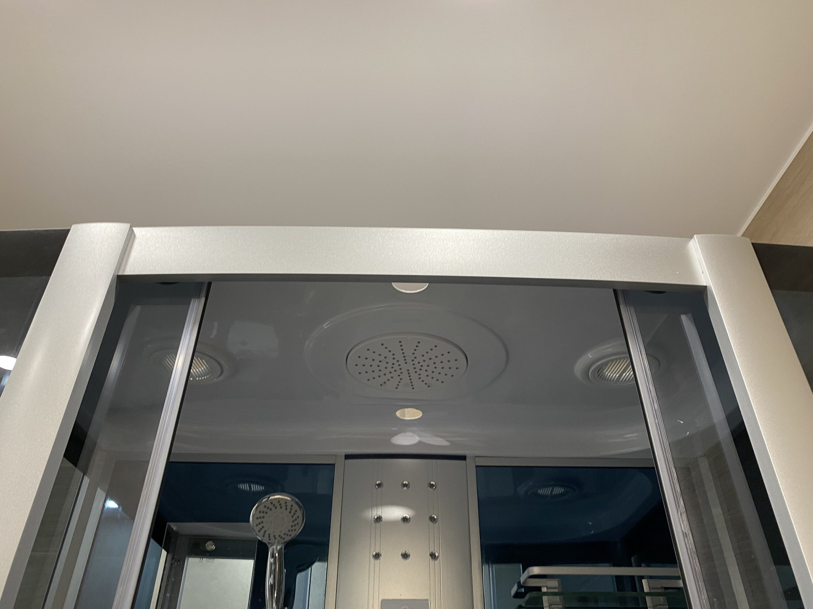 Дизайнерский ремонт салона красоты