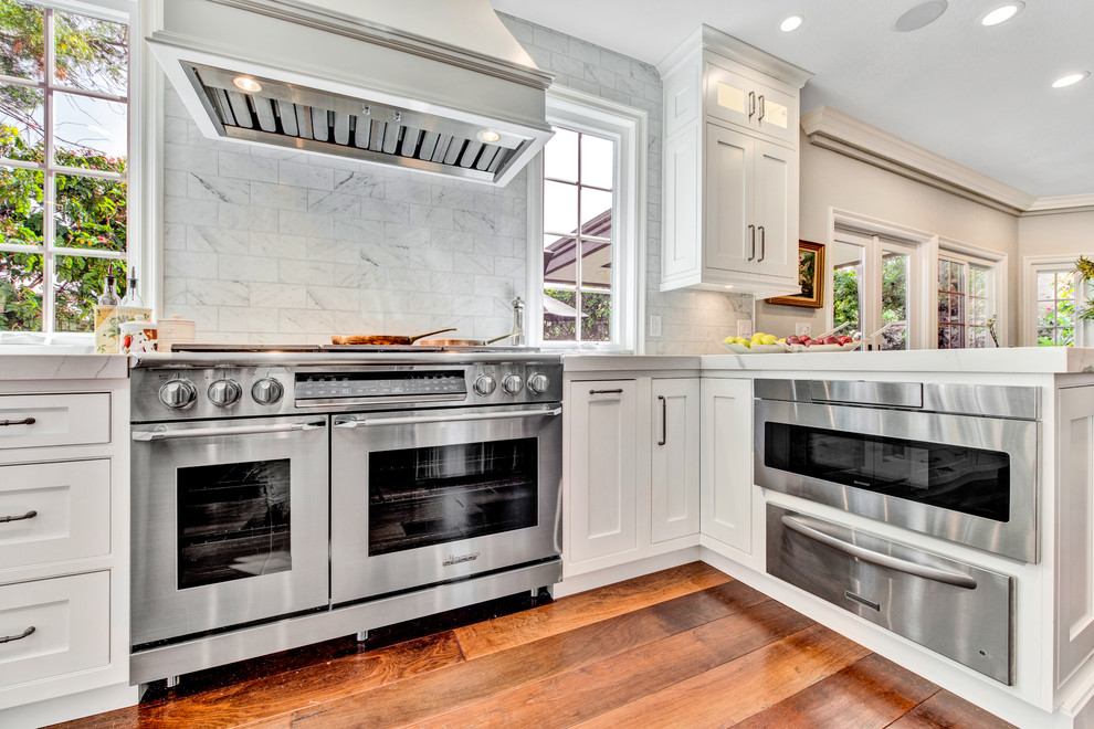 Transitional kitchen photo in Los Angeles