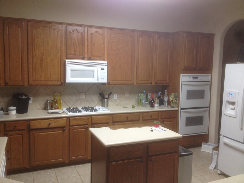 Transitional kitchen photo in Austin