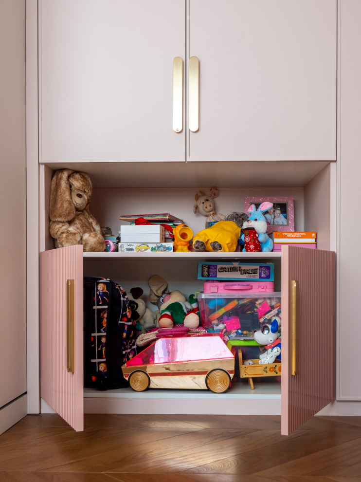 Меблировка детской в розовых тонах